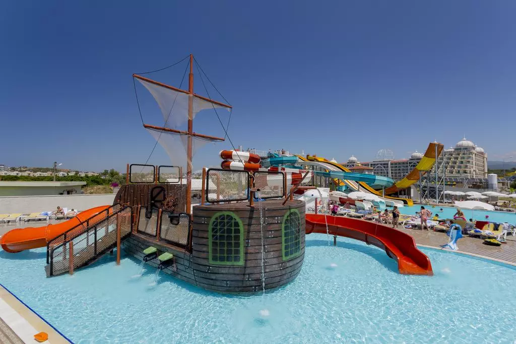 هتل سنزا د این ریزورت آلانیا